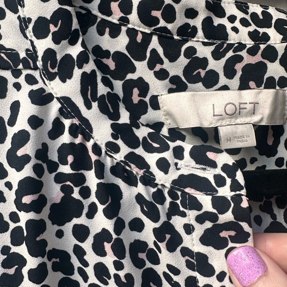 EUC Loft Leopard print Henley button down - Picture 5 of 5